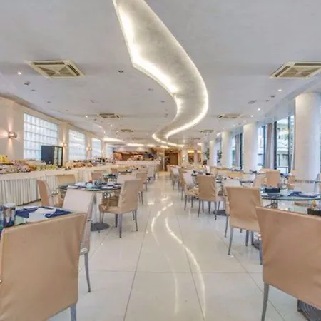 酒店 帕尔梅尊贵度假酒店 4*